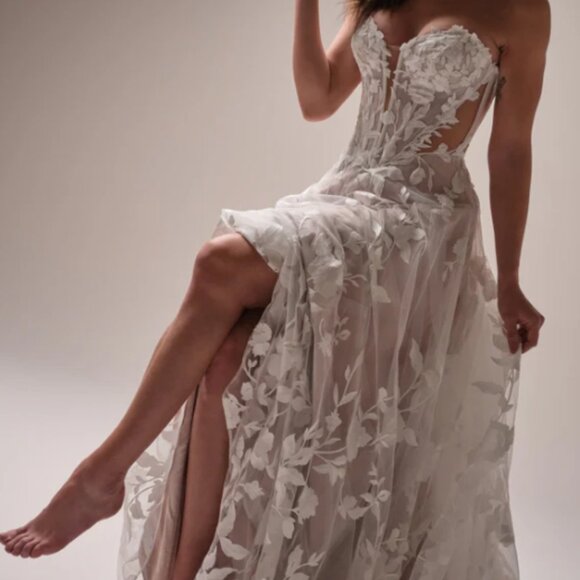 Maggie Sottero Natalie Wedding Dress - Picture 1 of 5